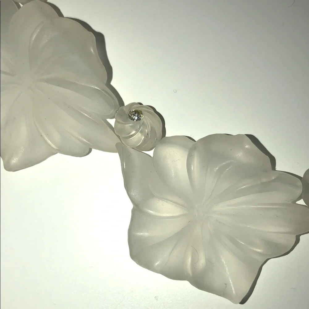 Vintage Frosted White Lucite Floral & Bead Necklace - Picture 2 of 5